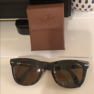 Ray-Ban Folding Wayfarer